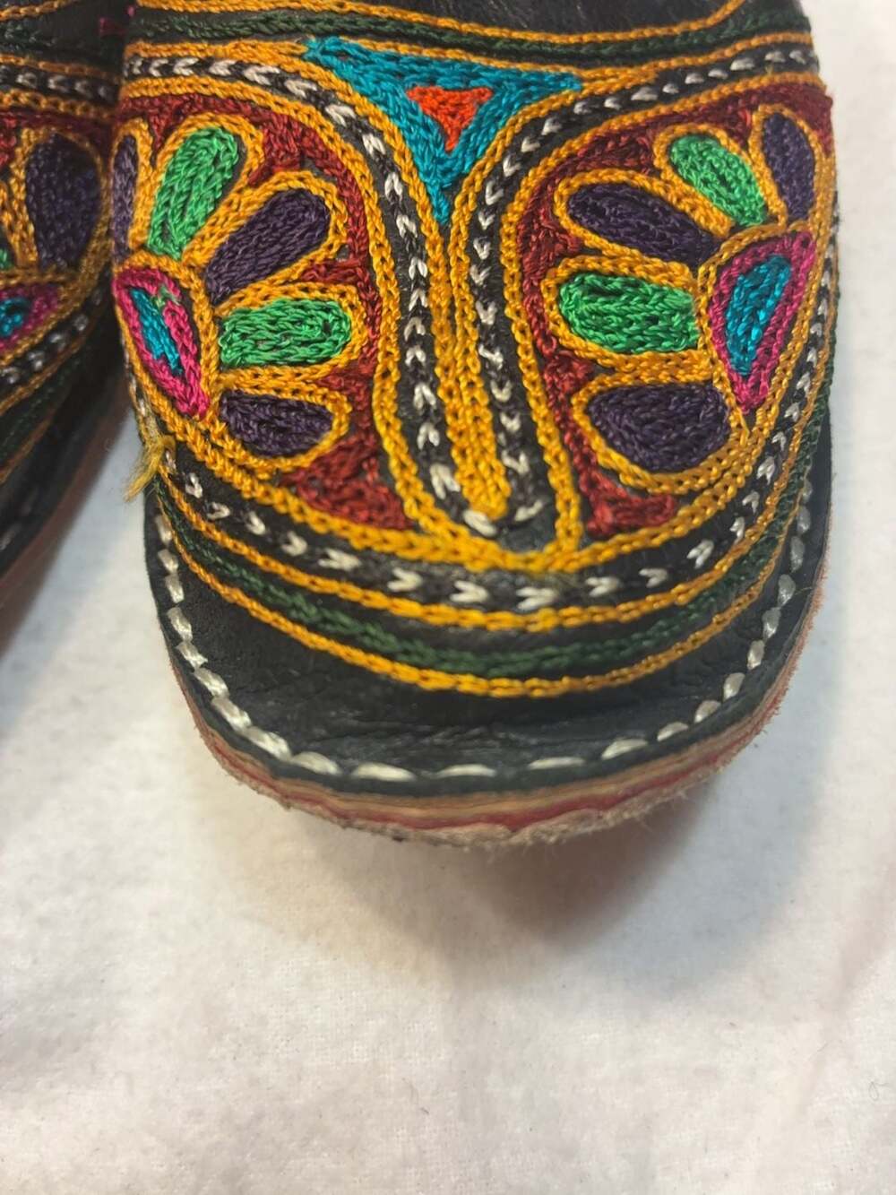Handcrafted Embroidered Leather Mule Slides Size 8 - Picture 3 of 8